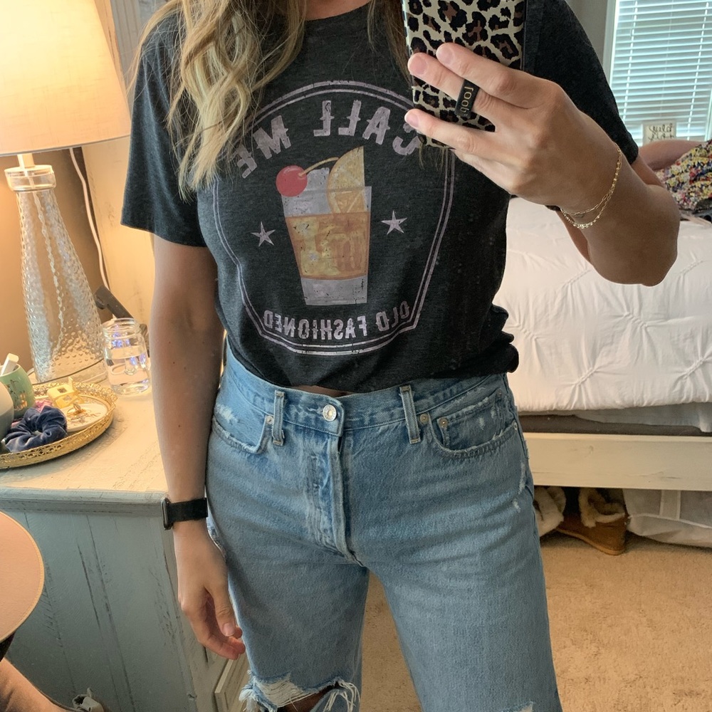 She show graphic tee size medium